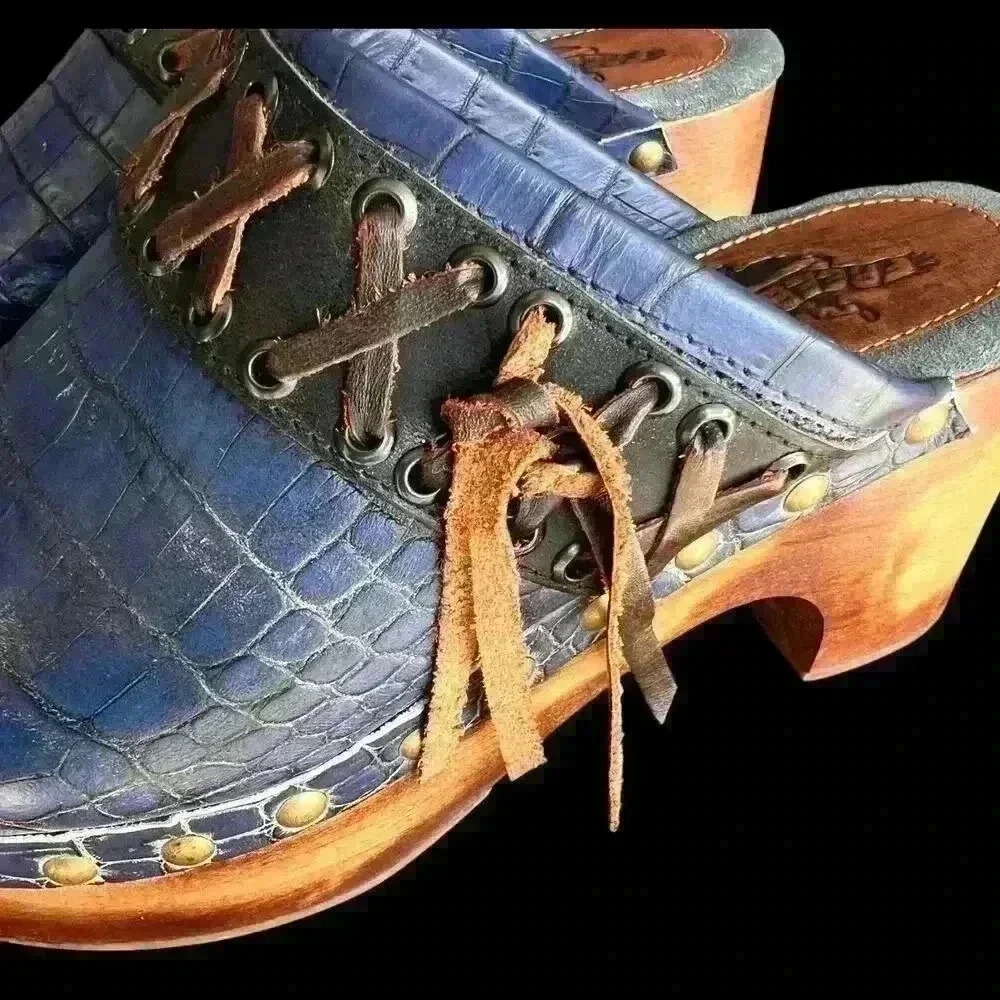 Freebird by Steven Woodstock Women's Sz 9 navy leather nail embellishments - Picture 9 of 14